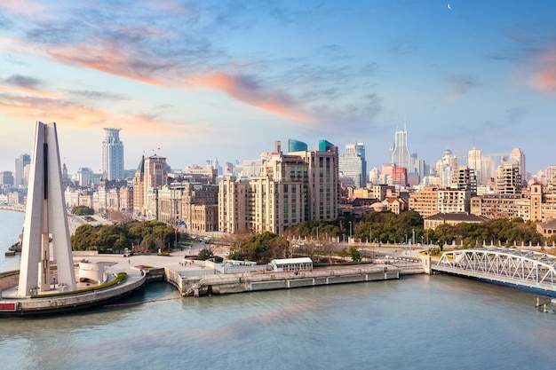 Shanghai Bund mit Morgenglühen schöne moderne Stadt China