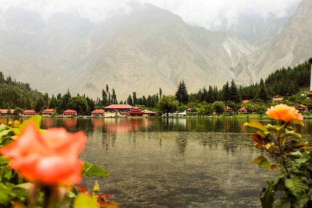 Shangrila - Resort com lago