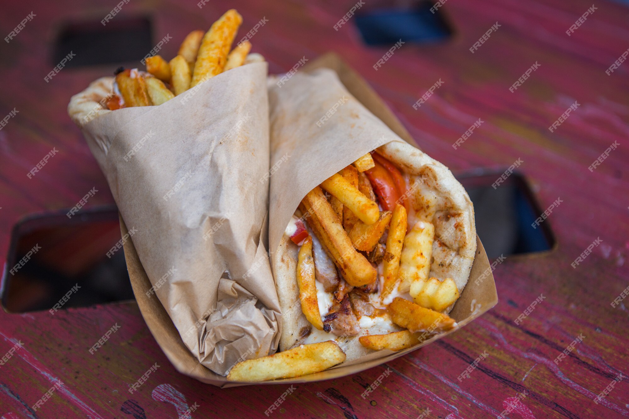 GIROSCÓPIOS DE RECEITA GREGA: A ESCOLA DE CULINÁRIA DE SARA