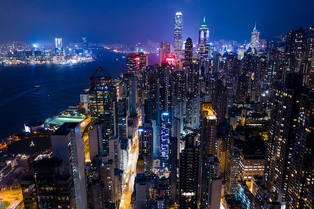 Sheung Wan, Hong Kong, 02 de octubre de 2018: - Rascacielos de Hong Kong por la noche