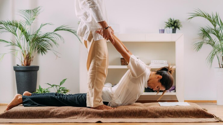 Foto shiatsu-rückenstreckung