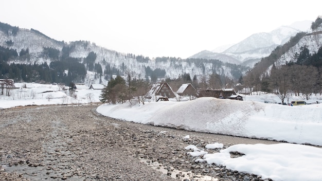 Shirakawago, Japón histórico pueblo de invierno.