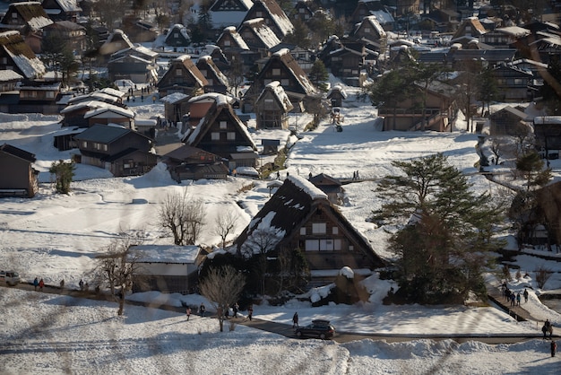 Shirakawago leuchten mit Schneefall Gifu Chubu Japan