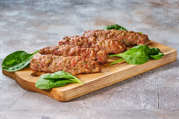 Shish kebab de carne picada