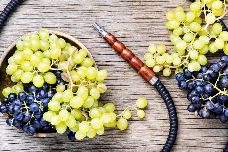 Foto shisha moderna con uvas