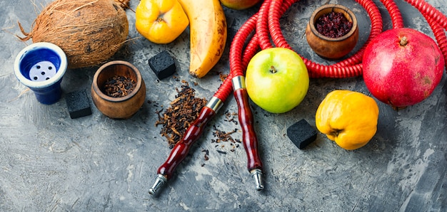 Foto shisha de tabaco en fruta