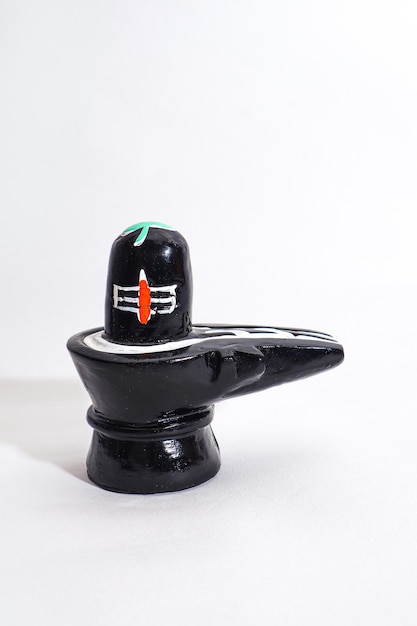 Shiva Linga lokalisierter weißer Hintergrund