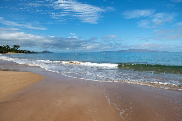 Shore Traum Ruhe. Malerische Landschaftsansicht des Strandes auf der hawaiianischen Insel Maui.