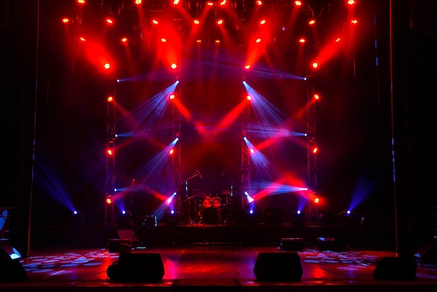 Show de luzes de concerto, luzes de palco, luzes de palco coloridas, show de luzes no concerto.