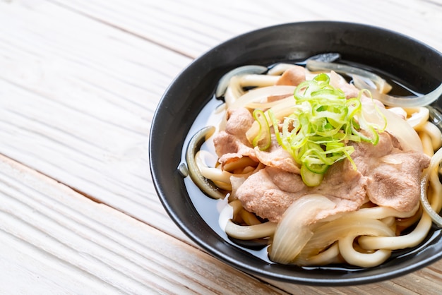 shoyu udon ramen fideos con carne de cerdo (Shoyu Ramen)