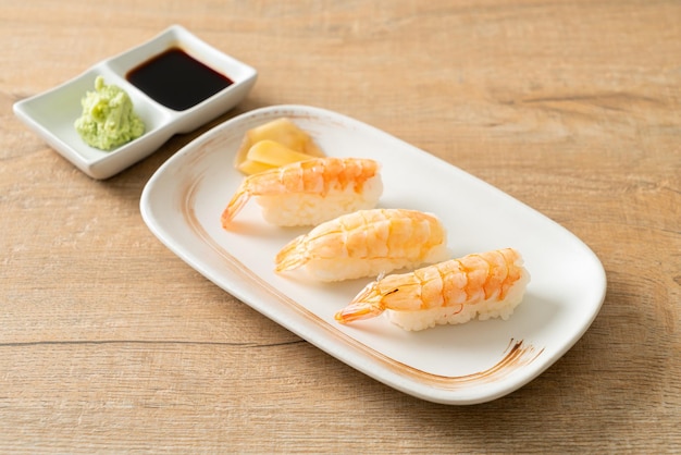 Shrimps Sushi oder Ebi Nigiri Sushi - japanische Küche