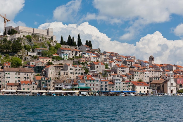 Sibenik Croacia vista desde el mar