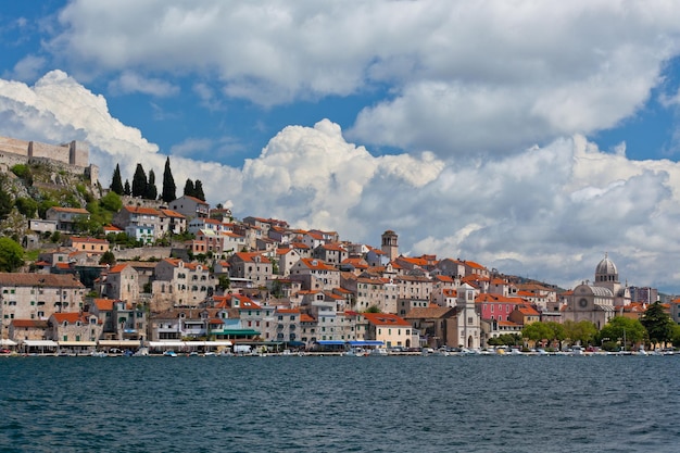 Sibenik Kroatien Blick vom Meer