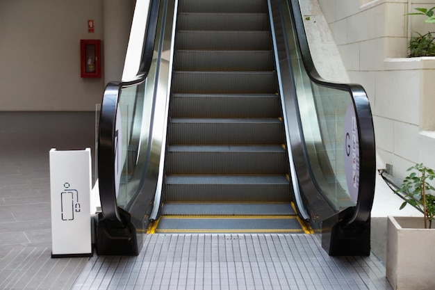 Foto sicht auf die rolltreppe