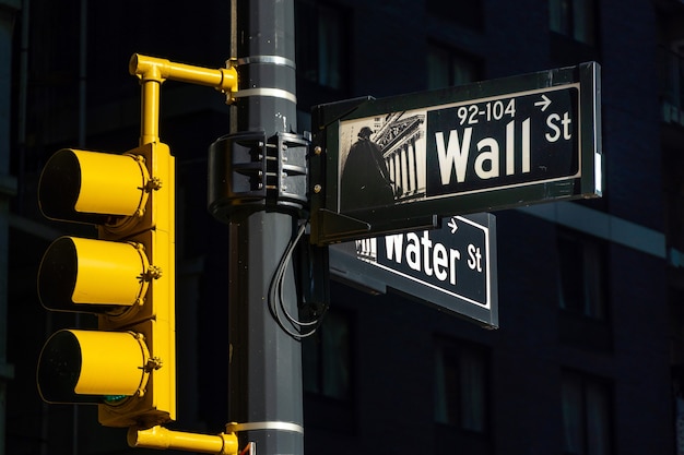 Signo de Wall Street en la Ciudad de Nueva York, Manhattan, EE.