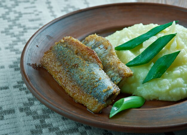 Silakkapihvi - filetes de arenque fritos. Cocina finlandesa