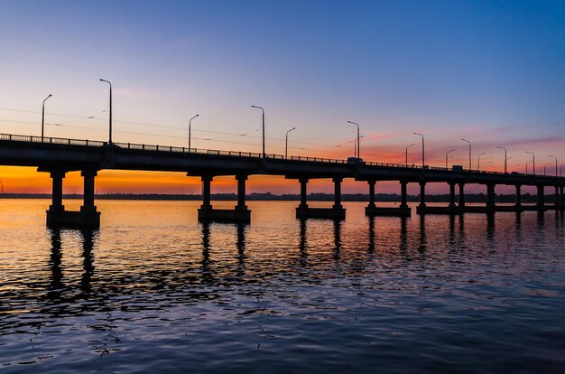 Silhouette der Brücke