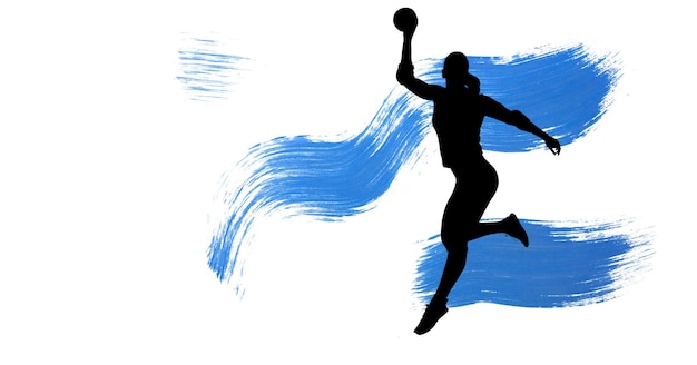 Silhouette der Handballerin gegen blaue Pinselstriche auf weißem Hintergrund