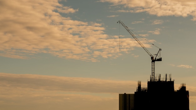 Silhouette Gebäude, Arbeiter, Beton und Ausrüstung