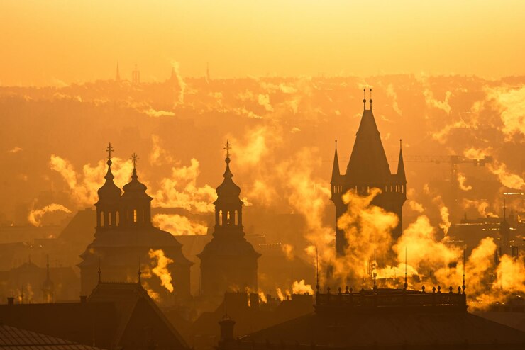 Foto silhouette kirche gegen den himmel bei sonnenuntergang.