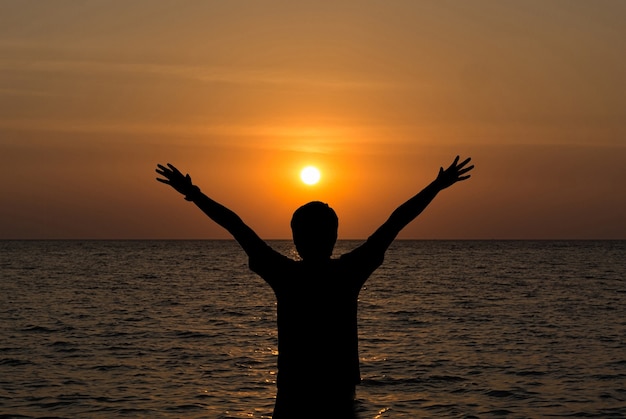 Silhouette Mann am Strand