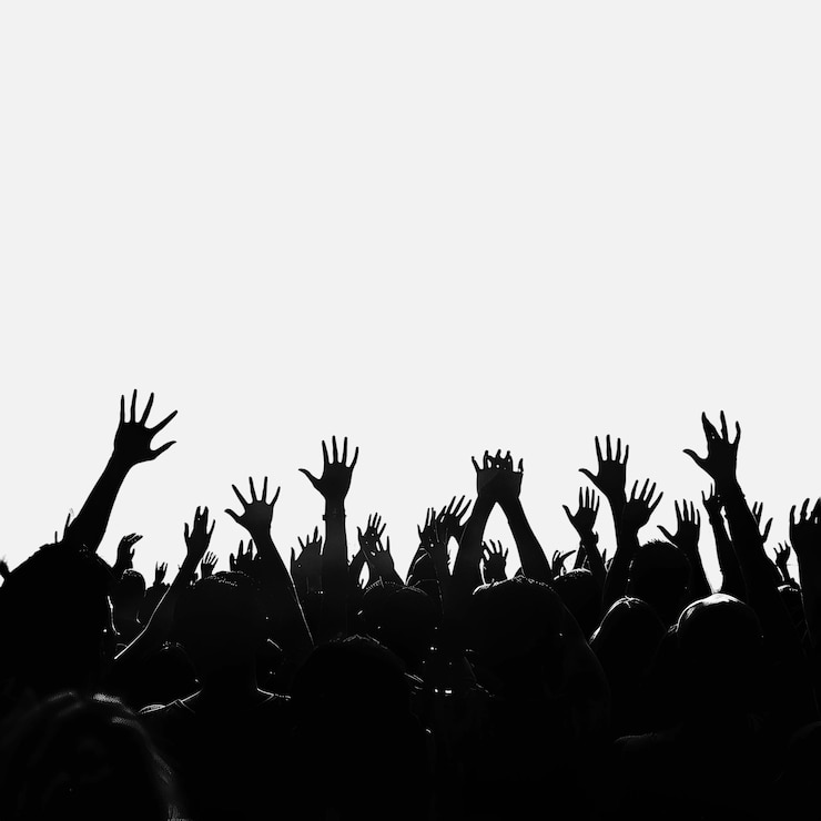 Foto silhouetten von menschenmengen mit erhobenen händen auf weißem hintergrund