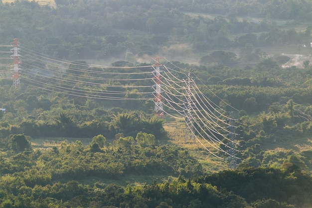 Silhueta da estrutura de poste elétrico de alta tensão