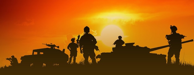 Silhueta de um soldado saudando contra a honra do patriotismo de proteção do conceito do nascer do sol
