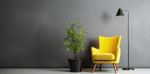 una silla amarilla con una planta frente a una pared gris