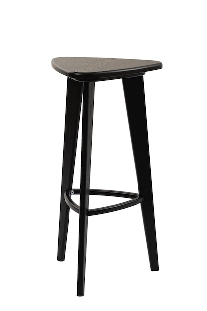 silla de madera en tres patas en color wenge aislada sobre un fondo blanco