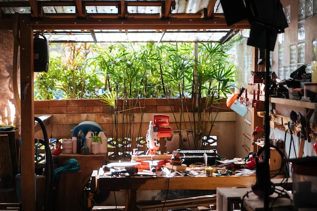 Foto sillas y mesas en el restaurante