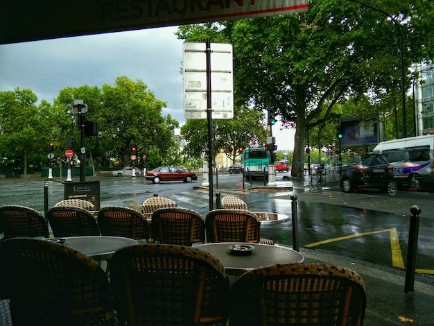 Foto sillas vacías en el parque