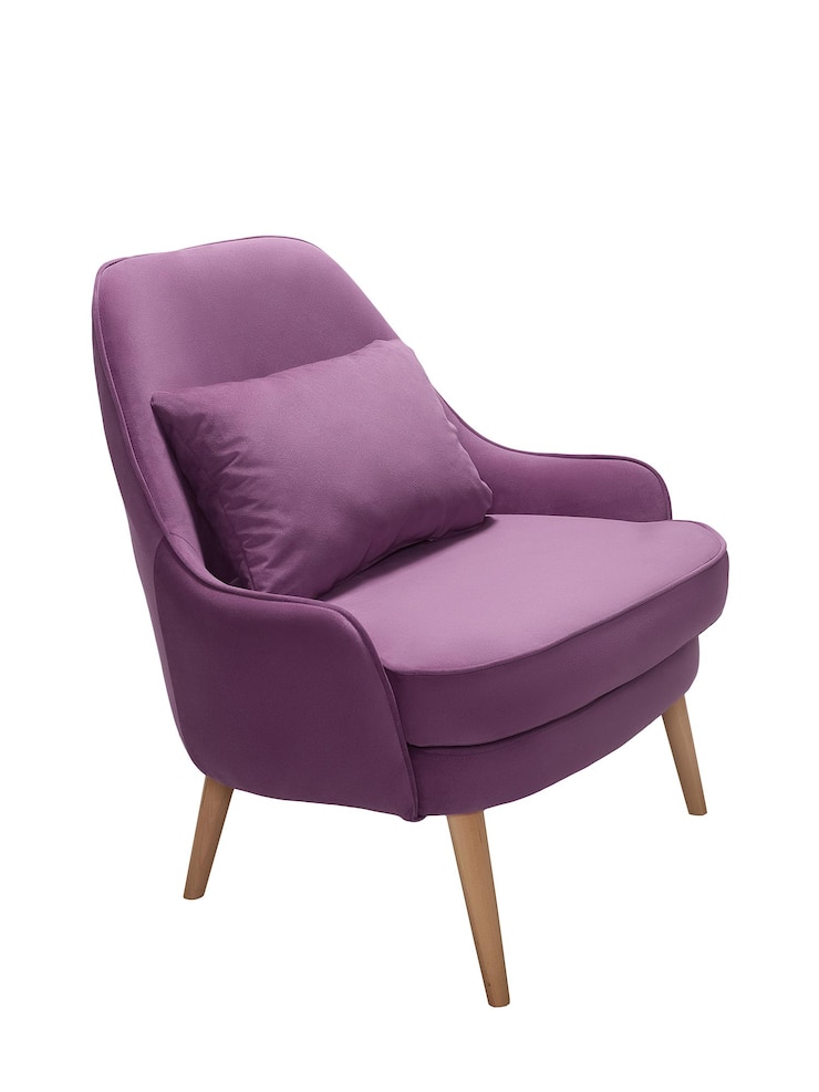 Foto sillón de tela púrpura moderno con piernas de madera aisladas en el fondo blanco vista lateral