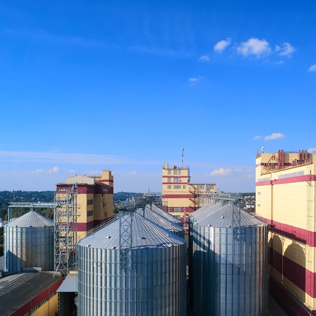 Silo de grãos na Ucrânia perto da região de Kherson do campo de batalha Ucrânia