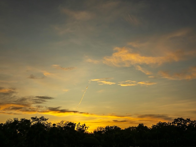 silueta, crepúsculo, cielo de la tarde, para, plano de fondo