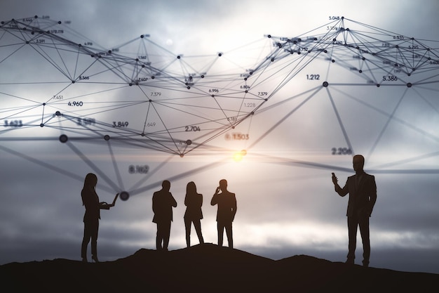 Siluetas de hombres de negocios negros con líneas de conexión abstractas e índices en papel tapiz de cielo opaco Red de equipo de comunicación y concepto de innovación