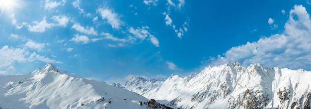 Silvretta Alpes panorama ensolarado de inverno Áustria