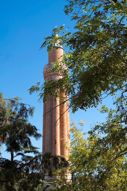 Símbolo de Antalya - minarete Yevli na cidade velha Kaleici
