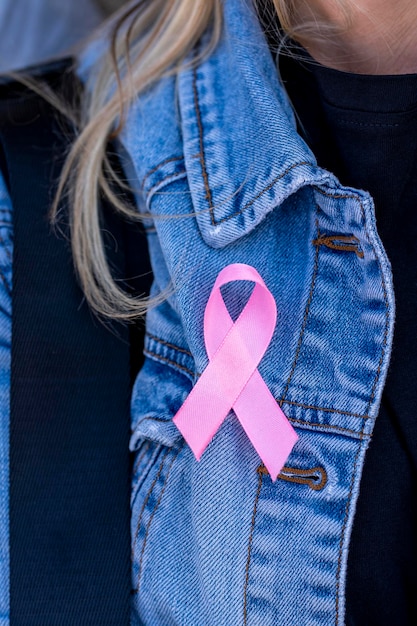 Foto símbolo de câncer de mama
