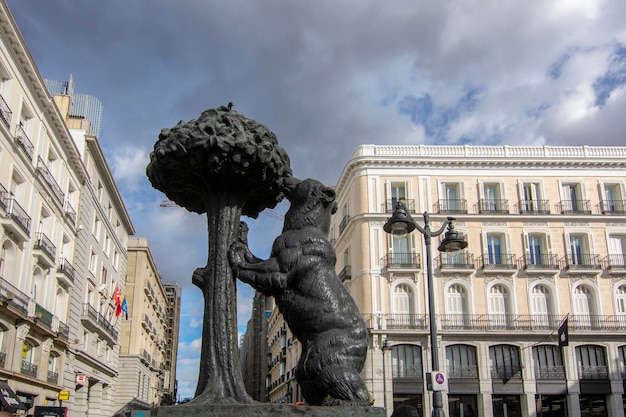 Símbolo de Madrid estatua del Oso y Madroño Puerta del Sol España