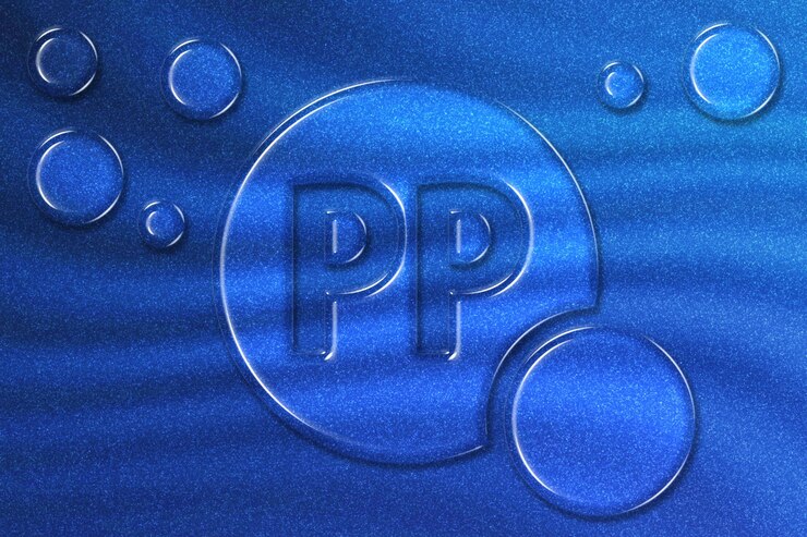 Foto símbolo de salud de vitamina pp, concepto de vitamina, niacina, fondo de brillo azul