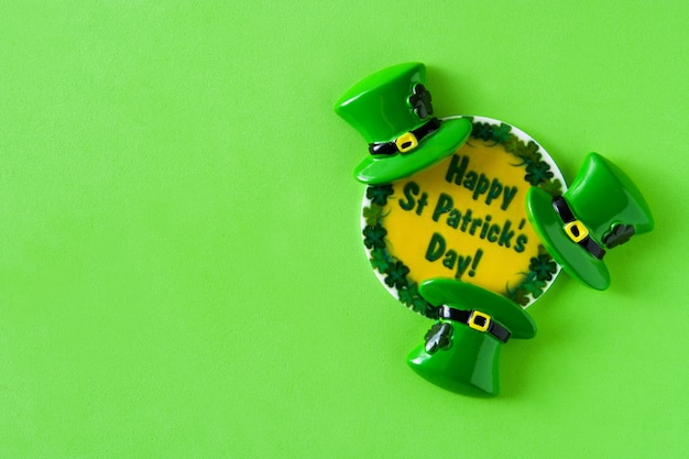 Símbolos del día de San Patricio en verde