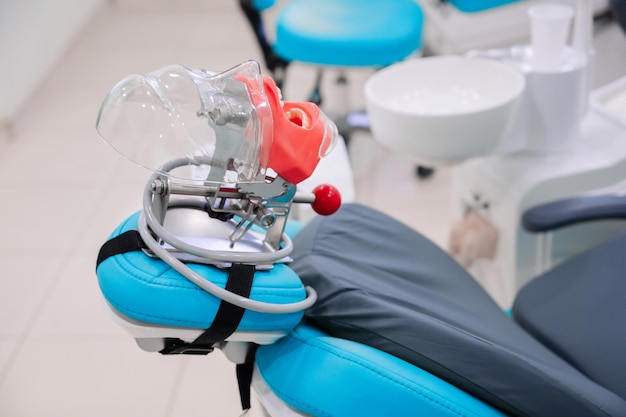 Simulador para una clínica dental moderna estudiante de dentista