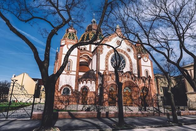 Sinagoga modernista húngara en Subotica