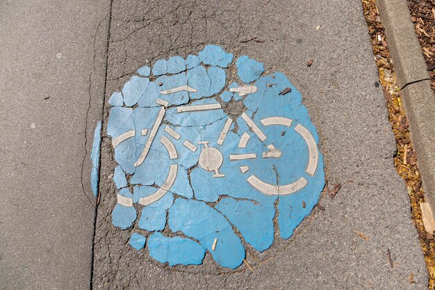 Sinais de trânsito que denotam bicicletas