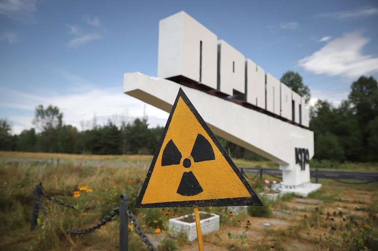 Foto sinal de boas-vindas de pripyat na zona de exclusão de chernobyl ucrânia