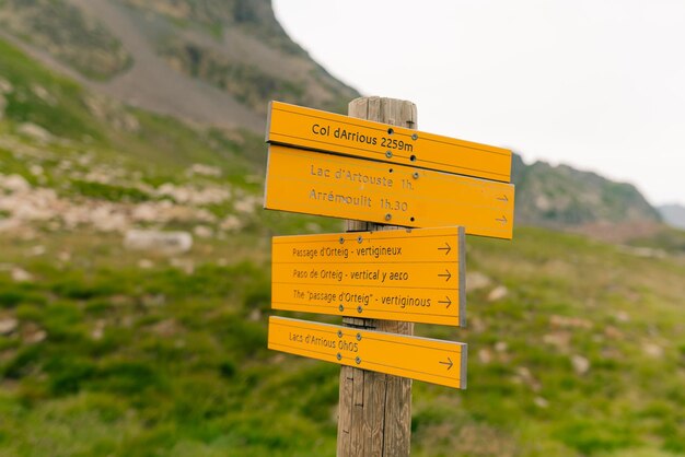 Foto sinal de col d'arrious nos pireneus, frança