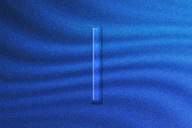 Sinal de Iota. Letra Iota, símbolo do alfabeto grego, fundo de brilho azul