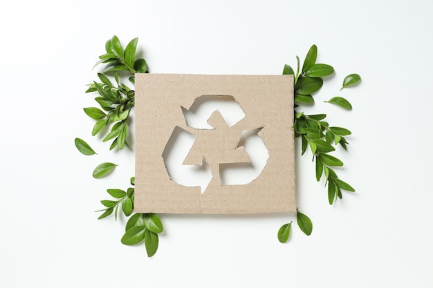 Sinal de reciclagem de proteção ambiental de papelão kraft Uso inteligente de recursos