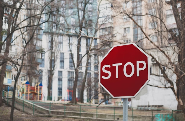 Sinal de stop na estrada